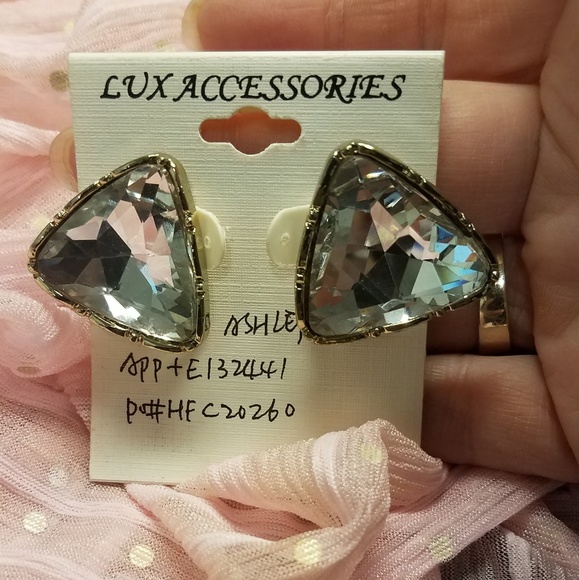 Earrings - clip on - Picture 2 of 3